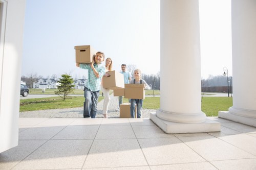 Flexible short-term storage solution in Southgate for personal and business items